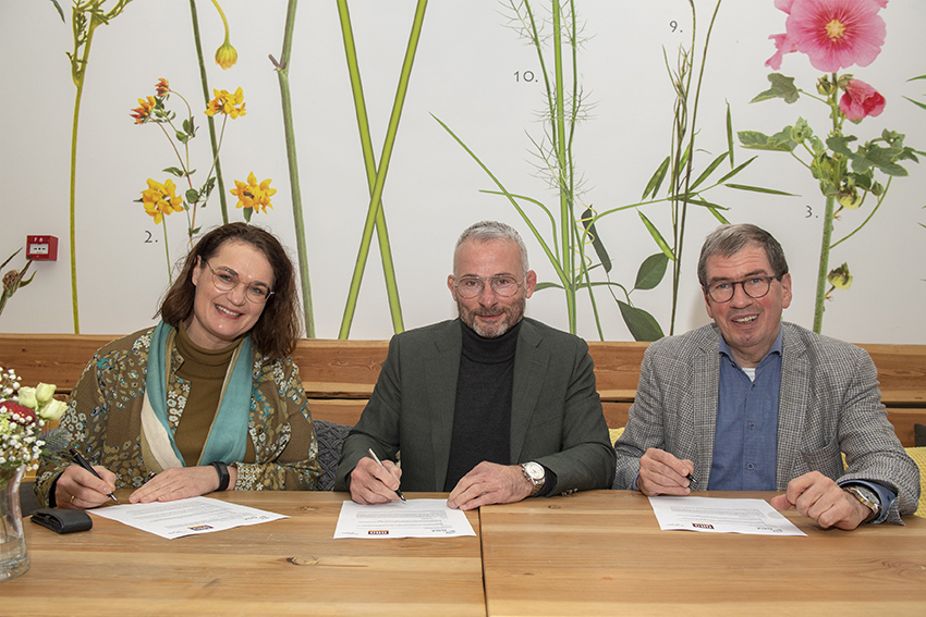 foto: Ondertekening overeenkomst ORO